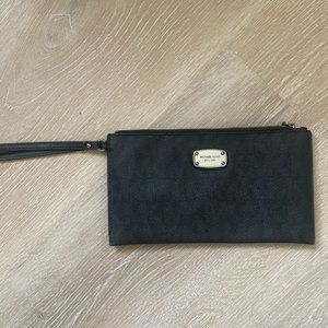 Michael Kors Wristlet Wallet